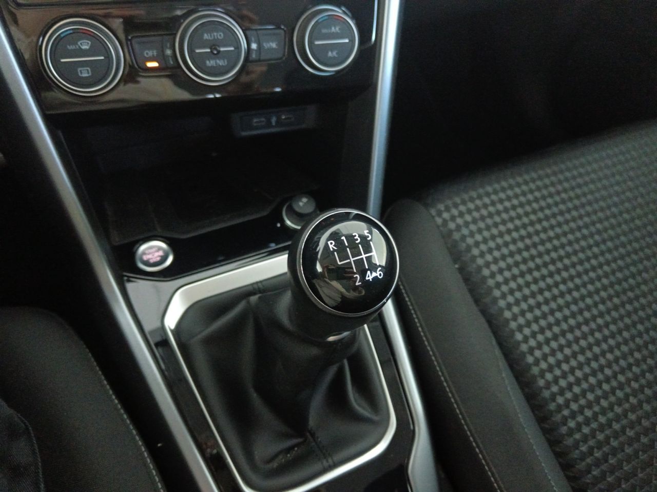 Foto Volkswagen T-Roc 12