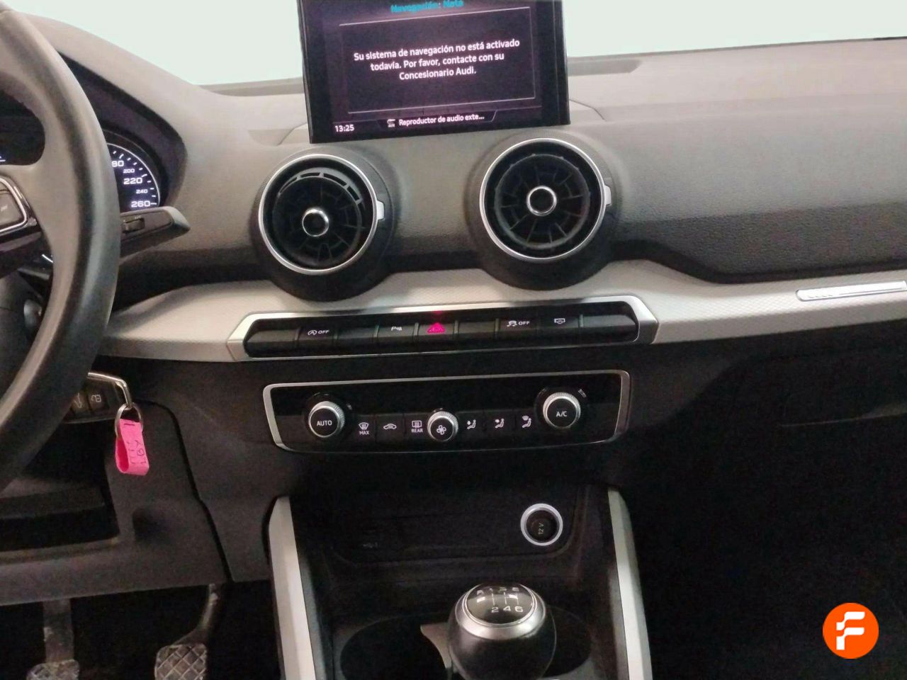 Foto Audi Q2 12