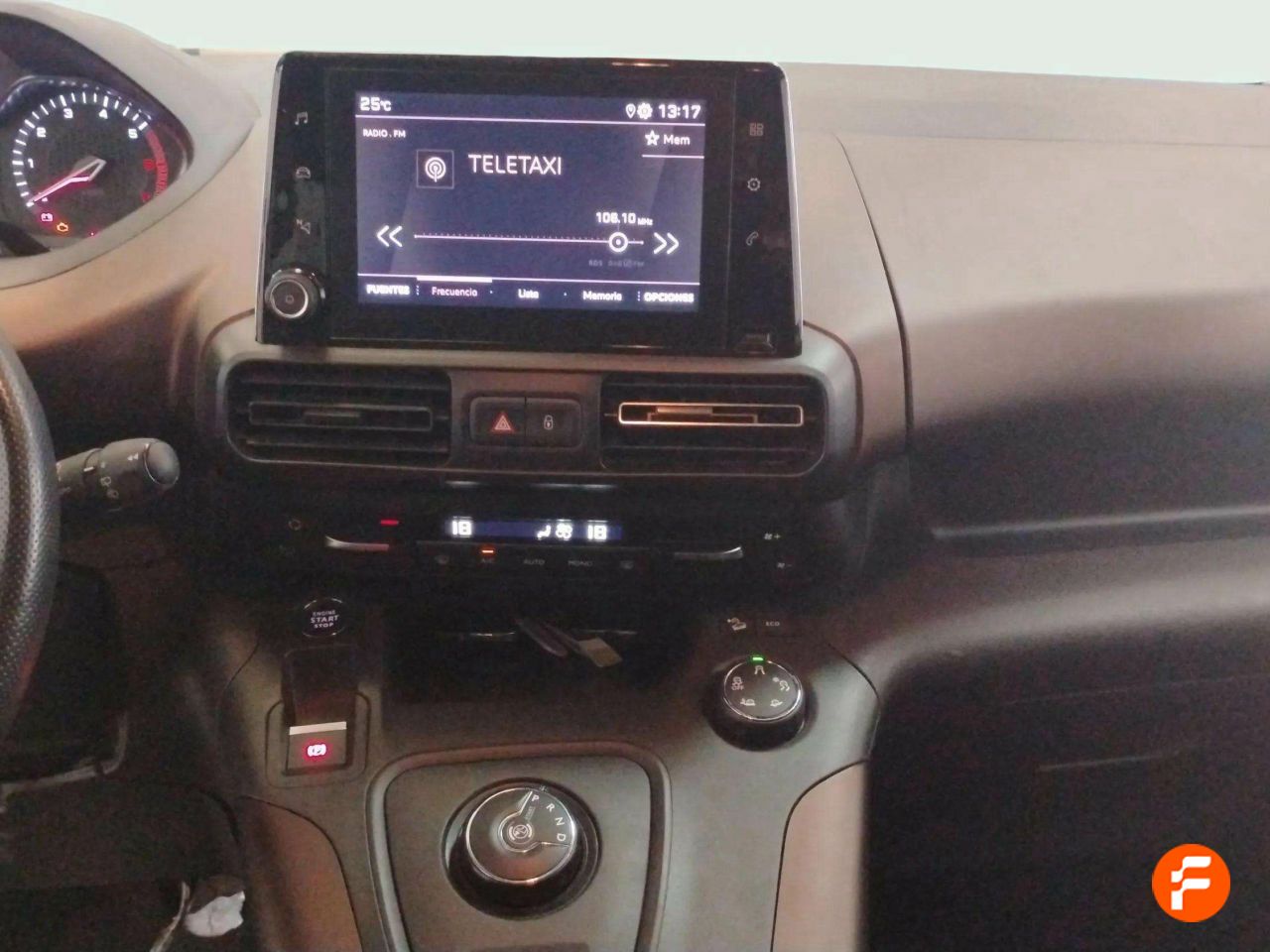 Foto Peugeot Rifter 10
