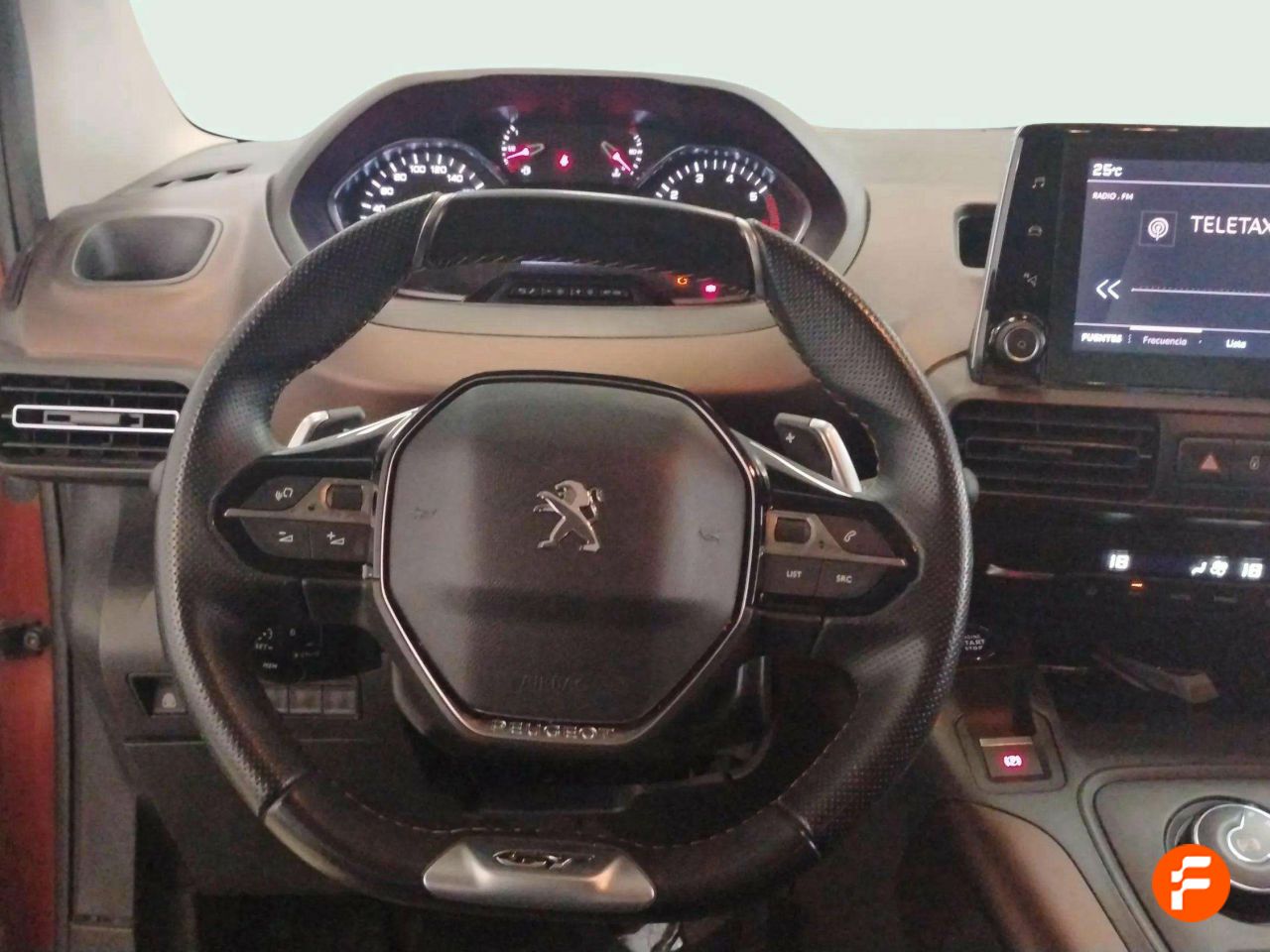 Foto Peugeot Rifter 11