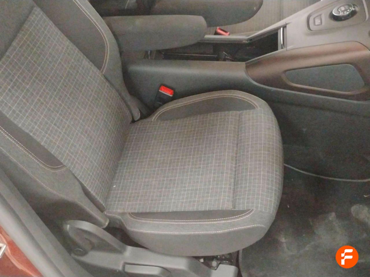 Foto Peugeot Rifter 13