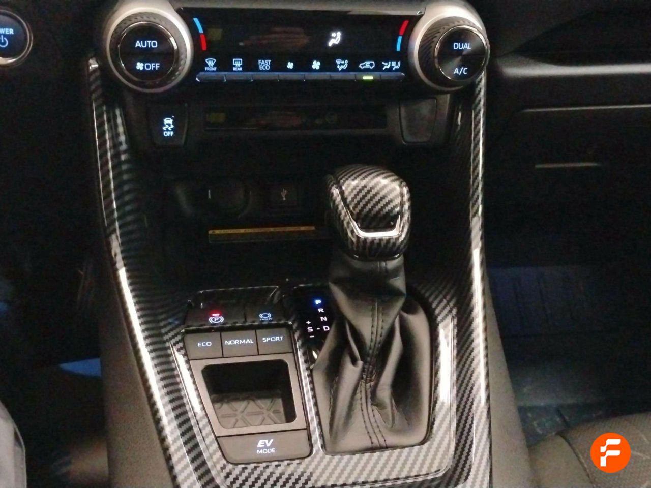 Foto Toyota Rav4 24