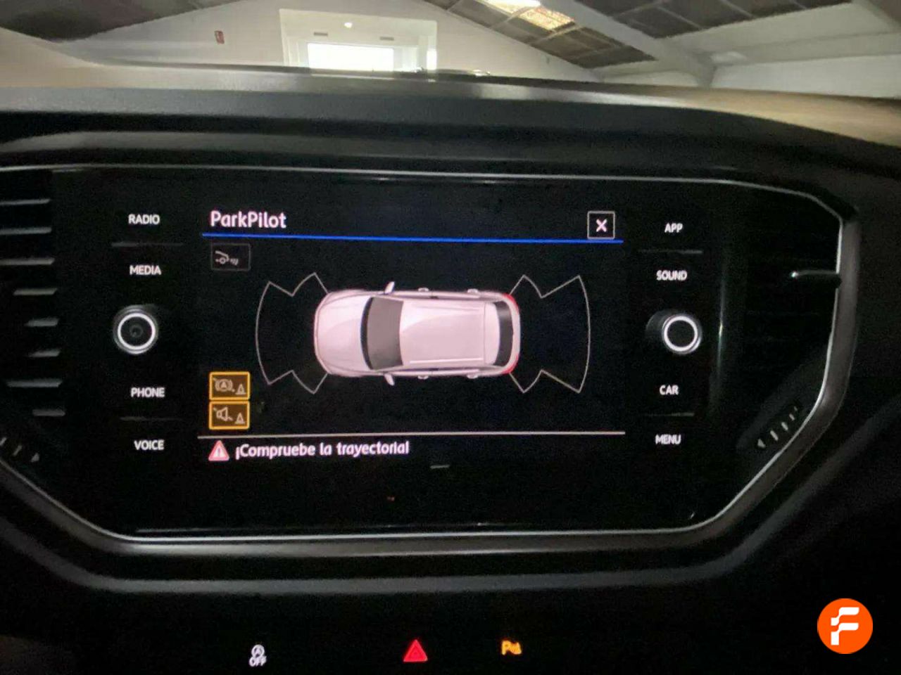 Foto Volkswagen T-Roc 12