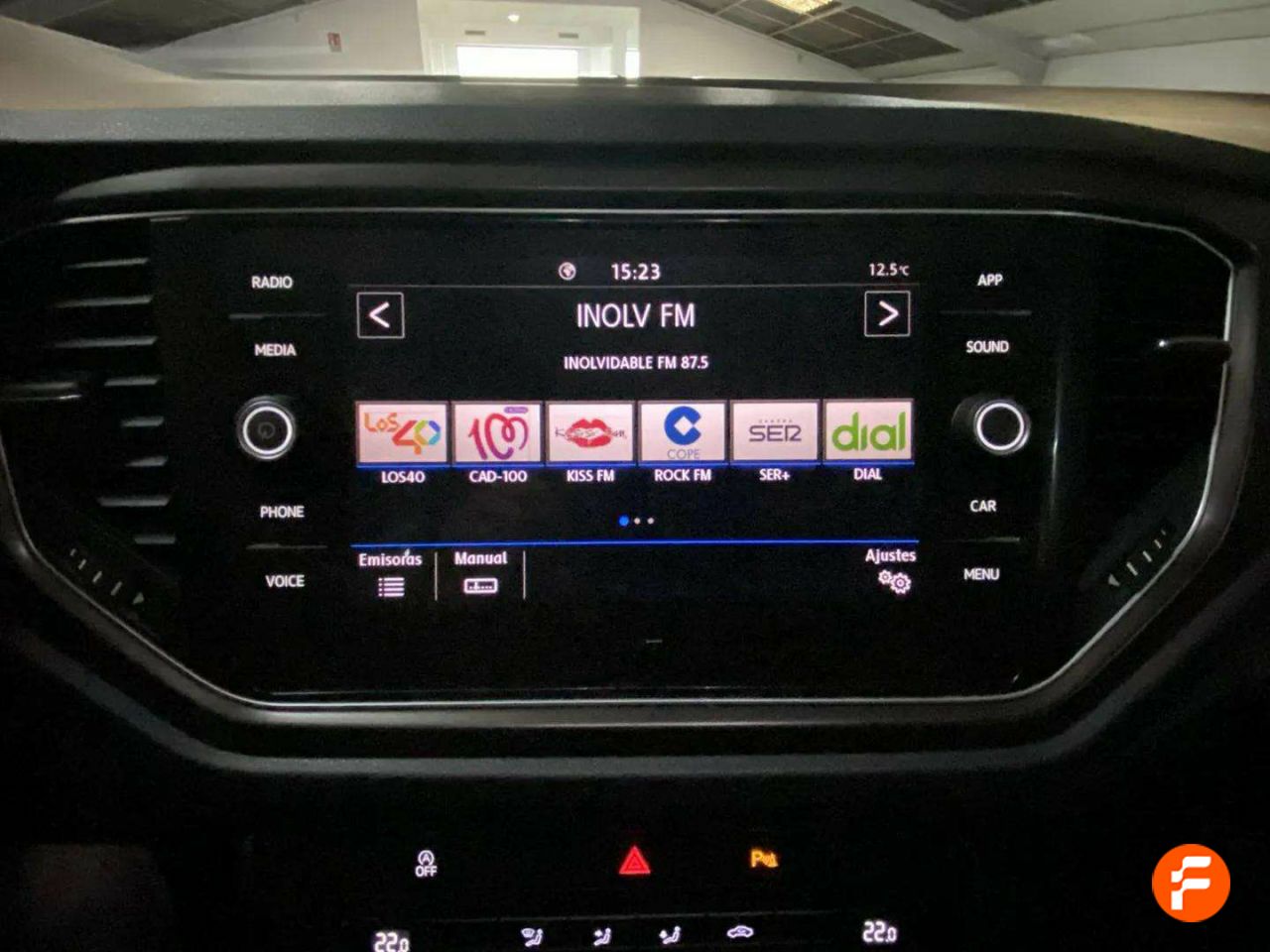 Foto Volkswagen T-Roc 13