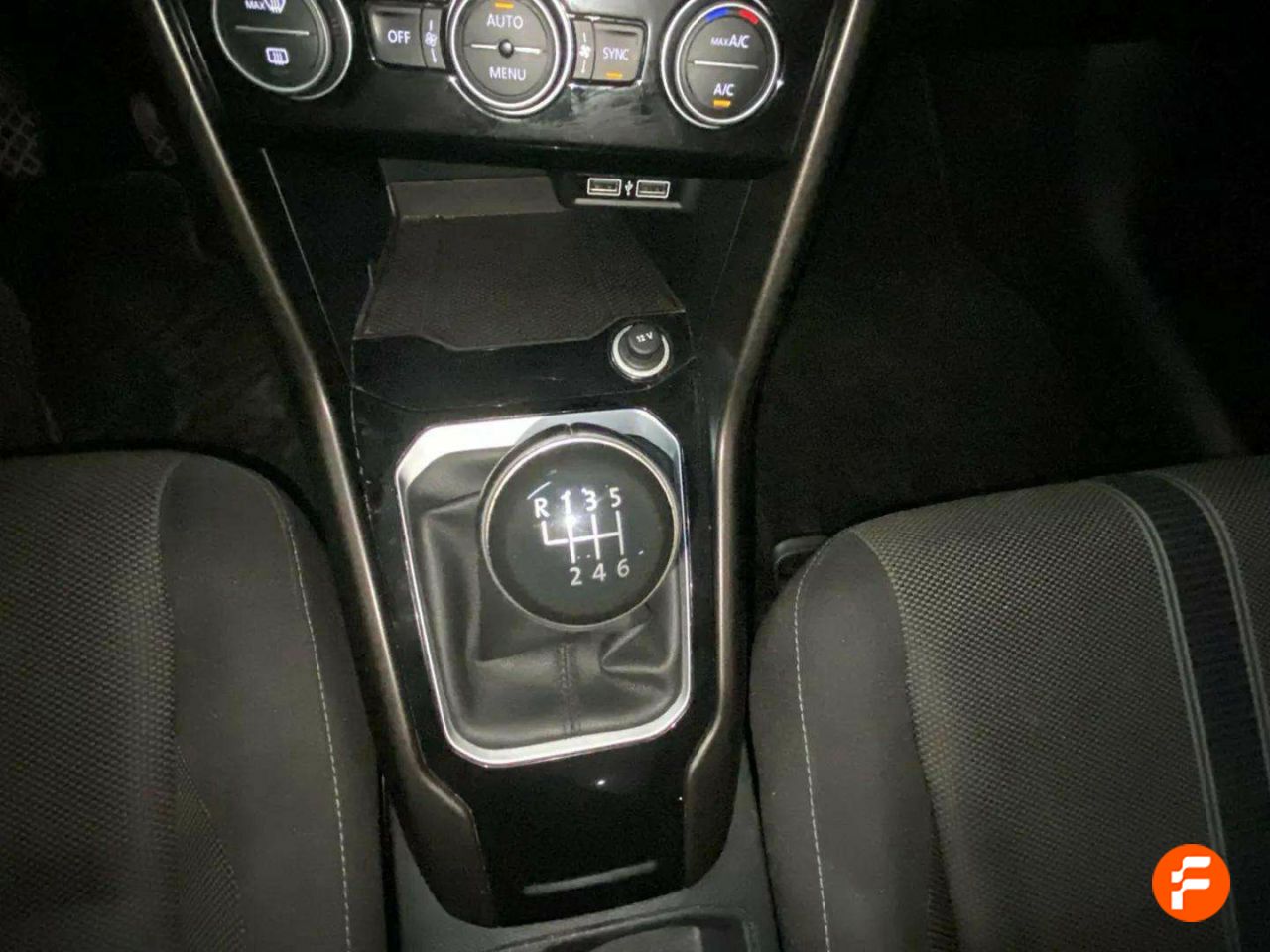 Foto Volkswagen T-Roc 20