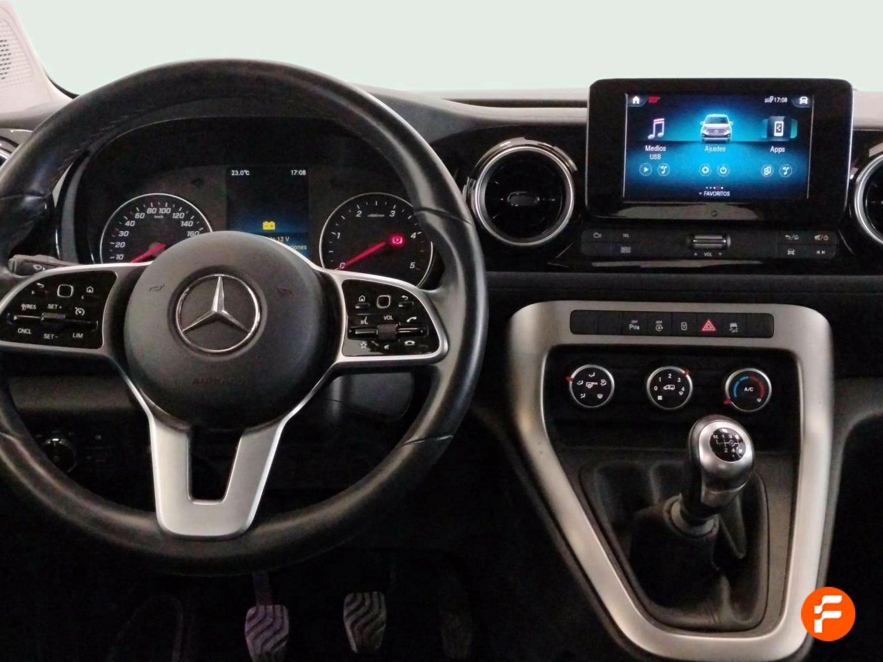 Foto Mercedes-Benz Clase T 11