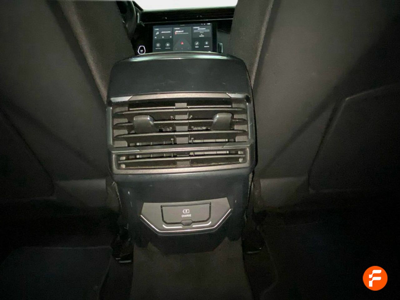 Foto LYNK&CO 01 33