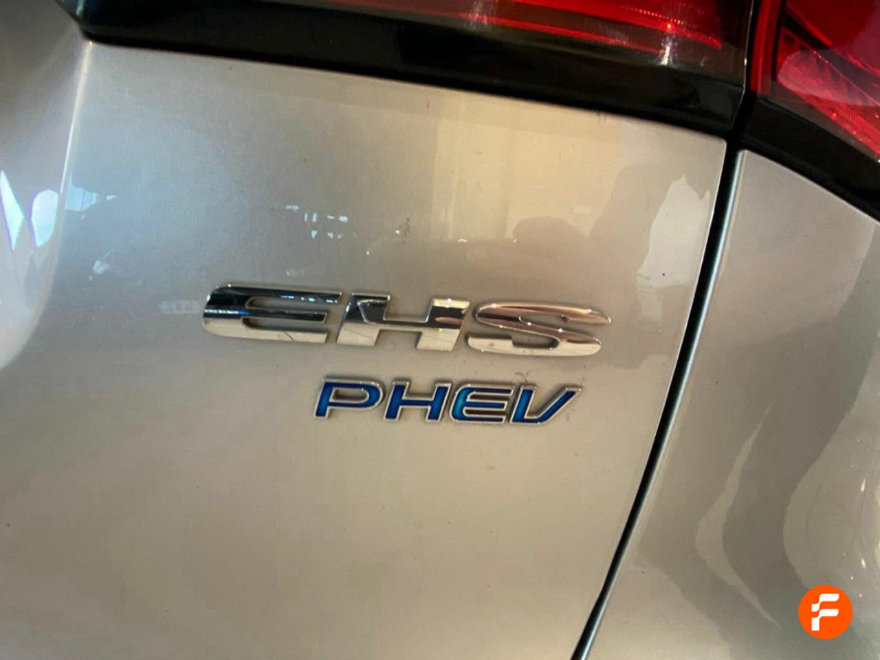 Foto MG HS 10