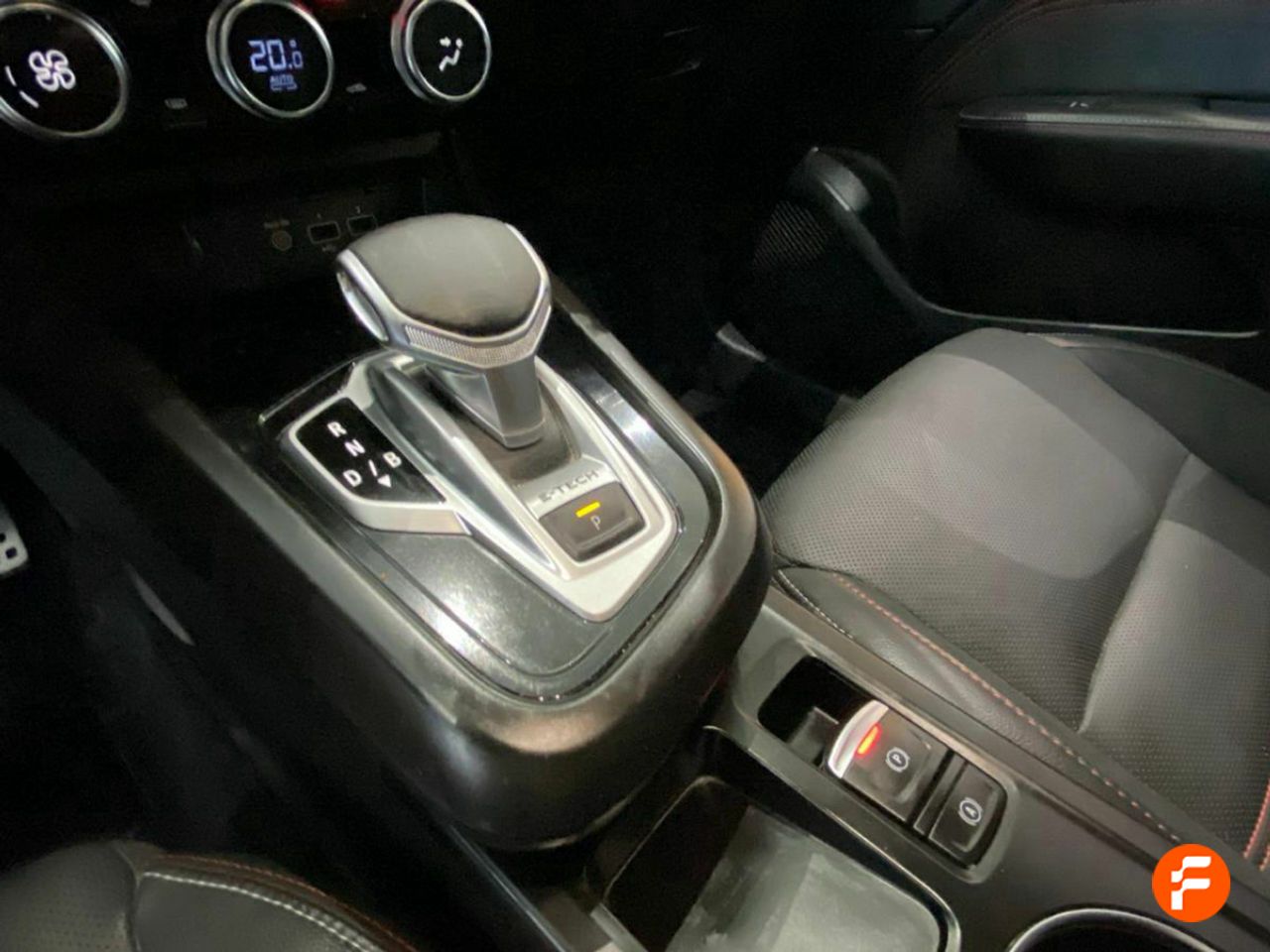 Foto Renault Arkana 19
