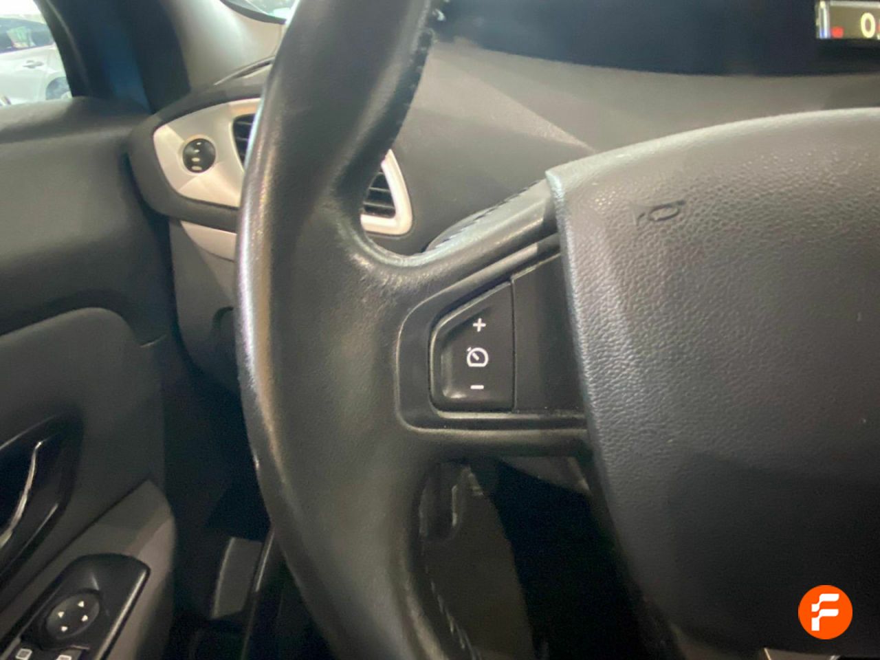 Foto Renault Scénic 15