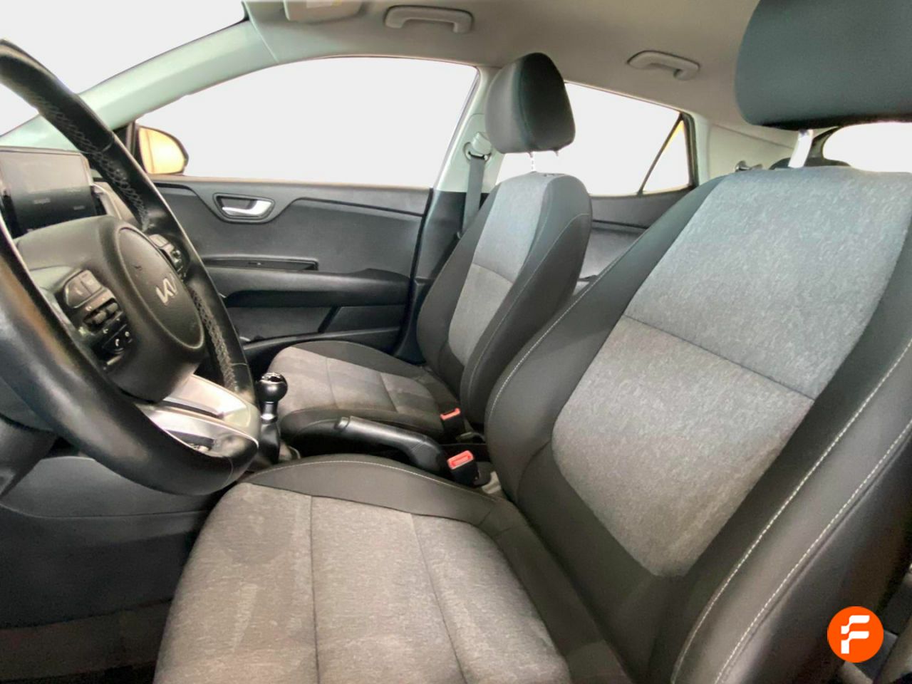 Foto Kia Stonic 17