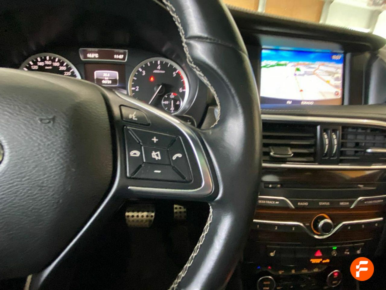 Foto Infiniti Q30 19