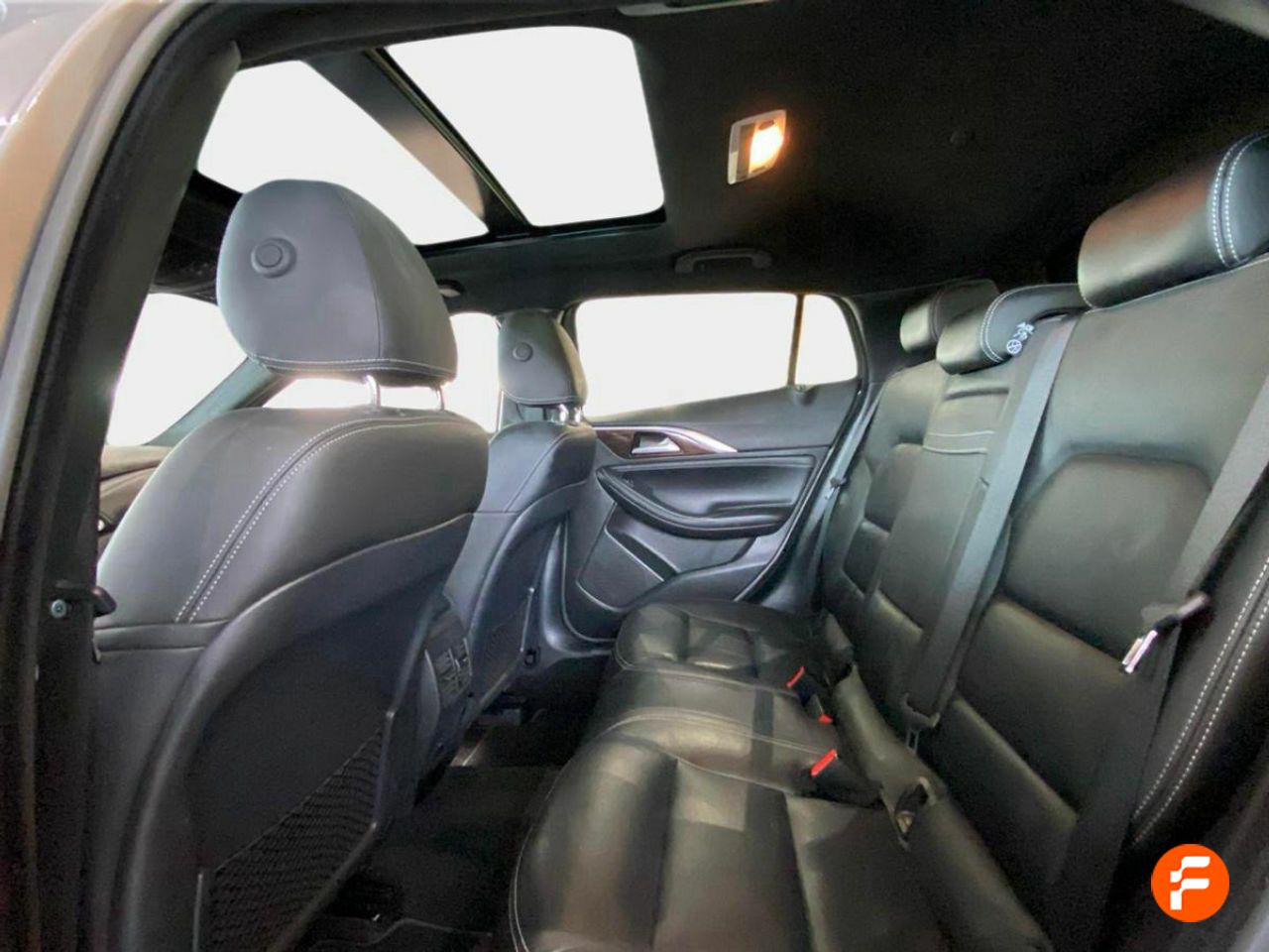 Foto Infiniti Q30 25