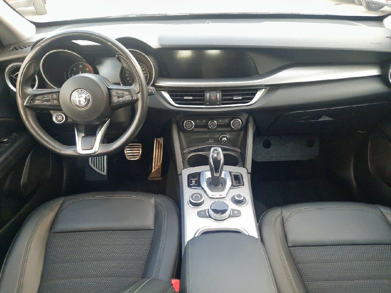 Foto Alfa Romeo Stelvio 8