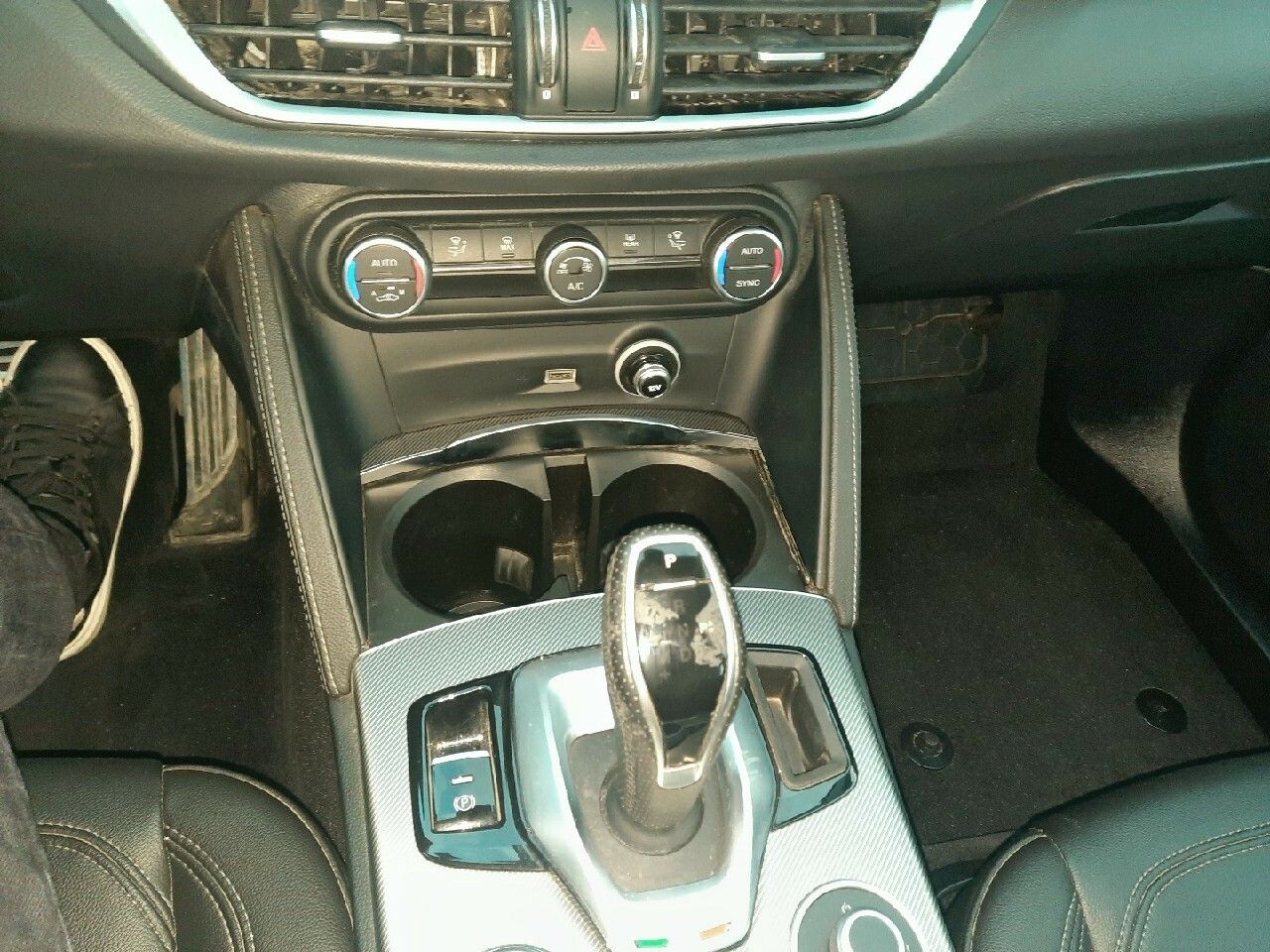 Foto Alfa Romeo Stelvio 14