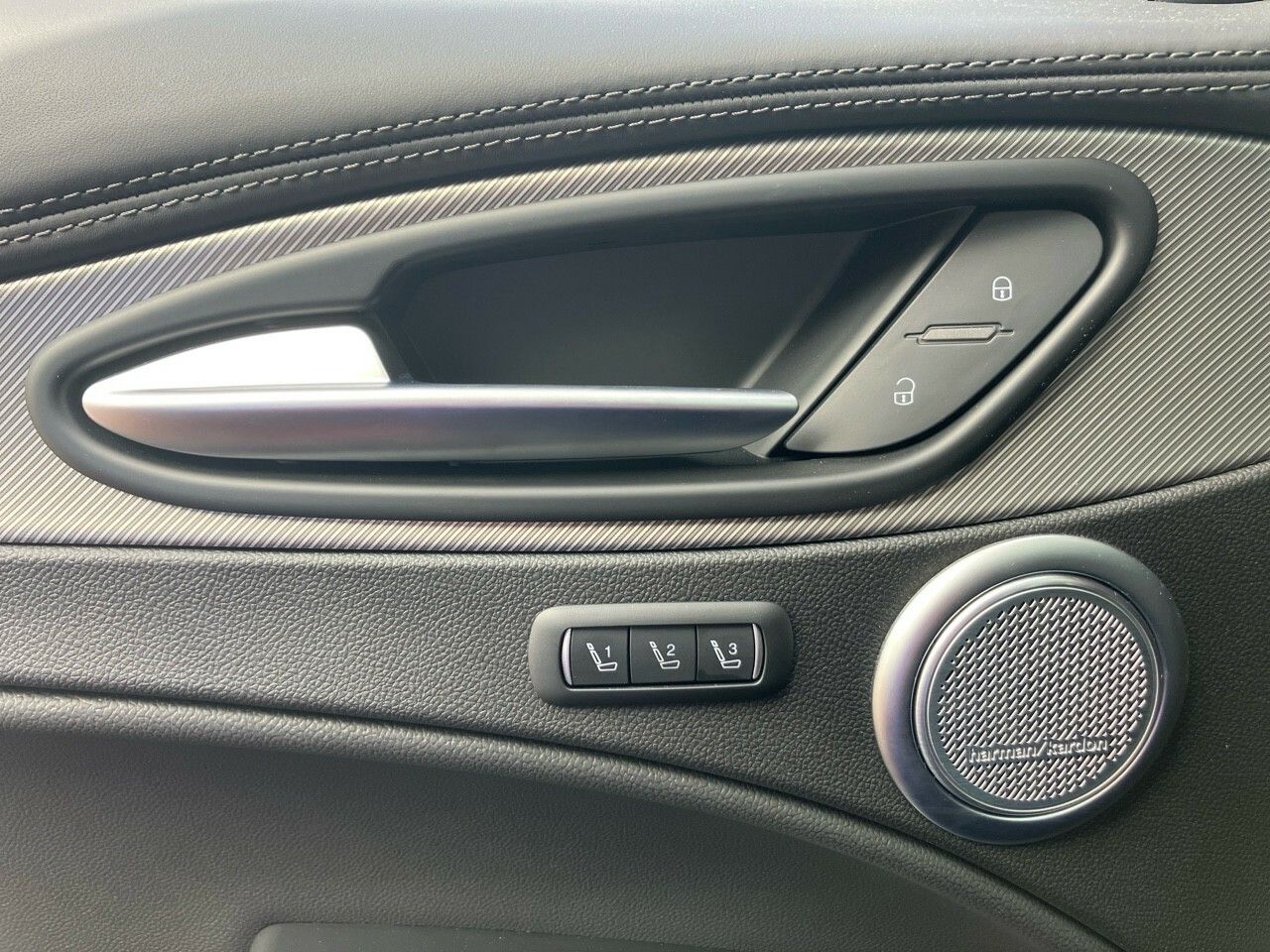 Foto Alfa Romeo Stelvio 13