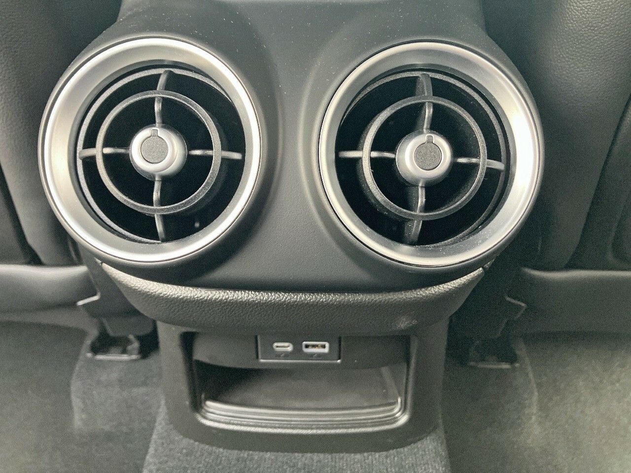 Foto Alfa Romeo Stelvio 19