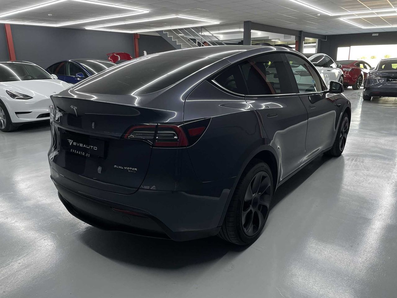 Foto Tesla Model Y 4