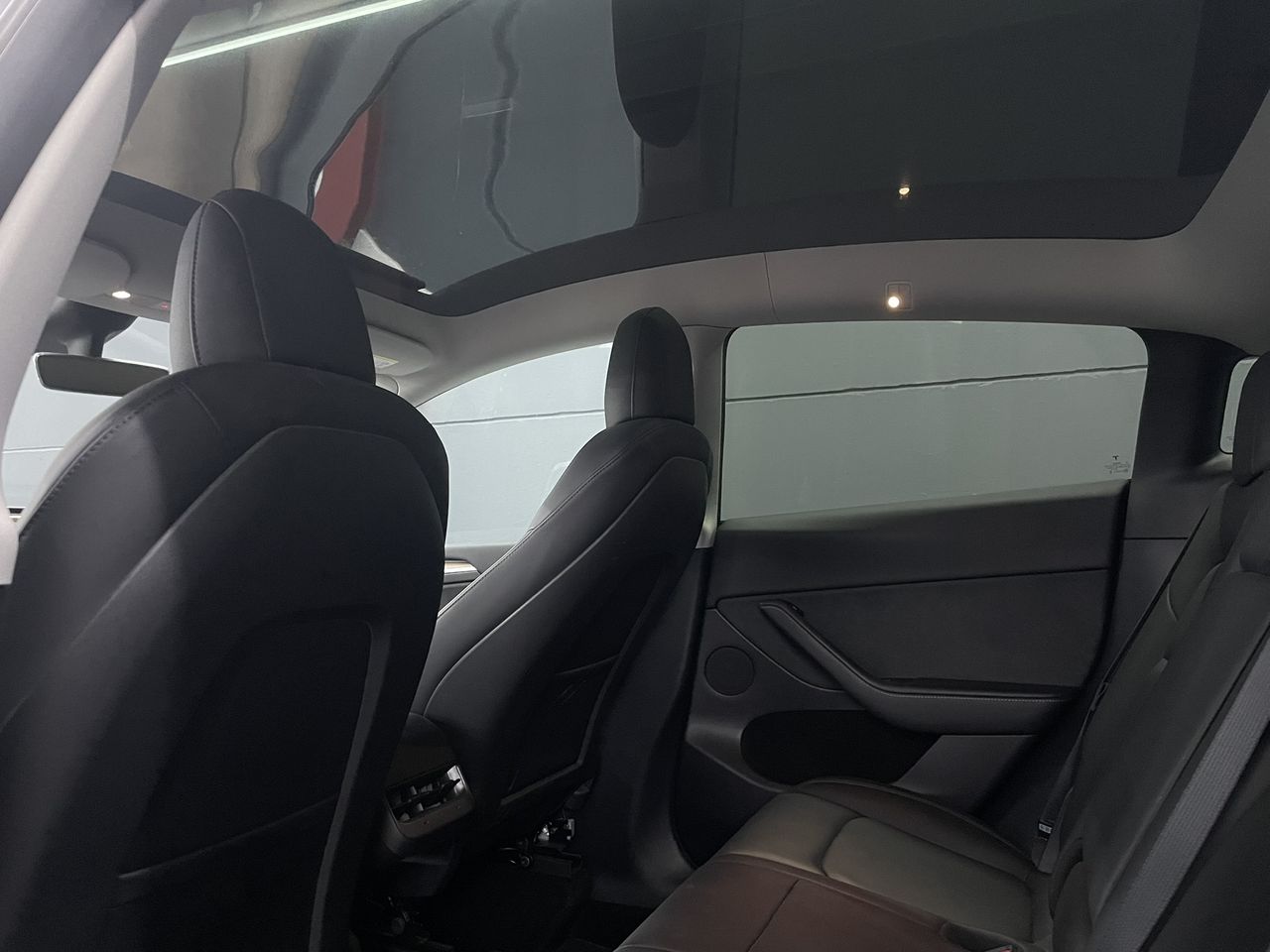 Foto Tesla Model Y 9