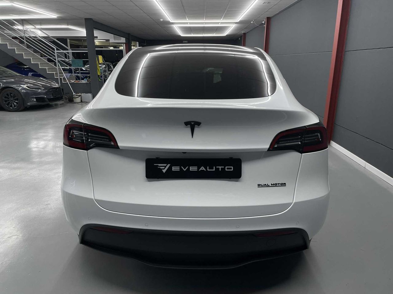 Foto Tesla Model Y 14