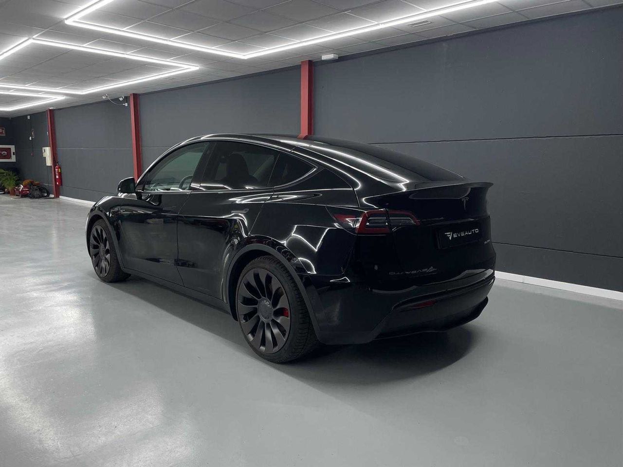 Foto Tesla Model Y 2