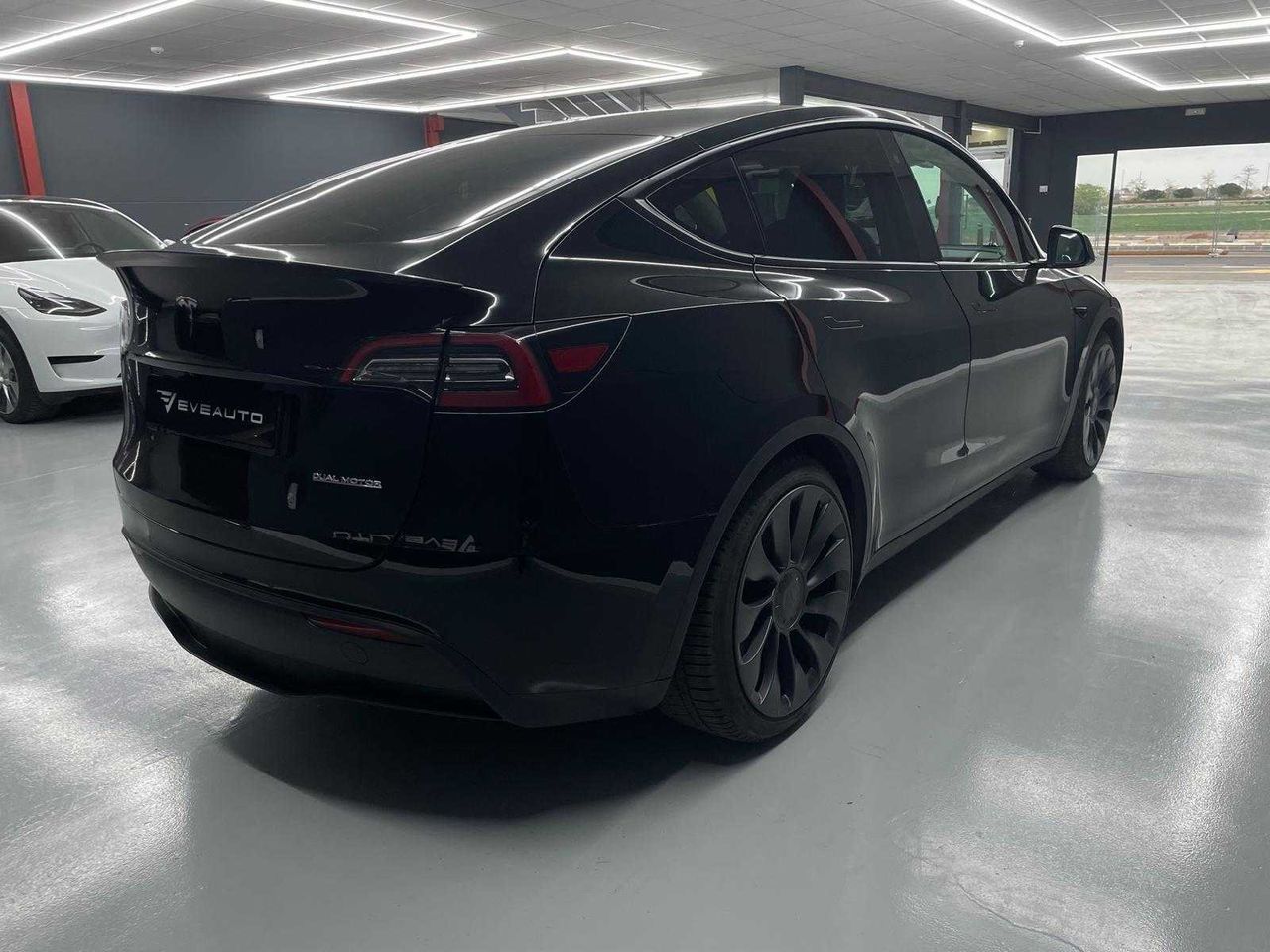 Foto Tesla Model Y 3