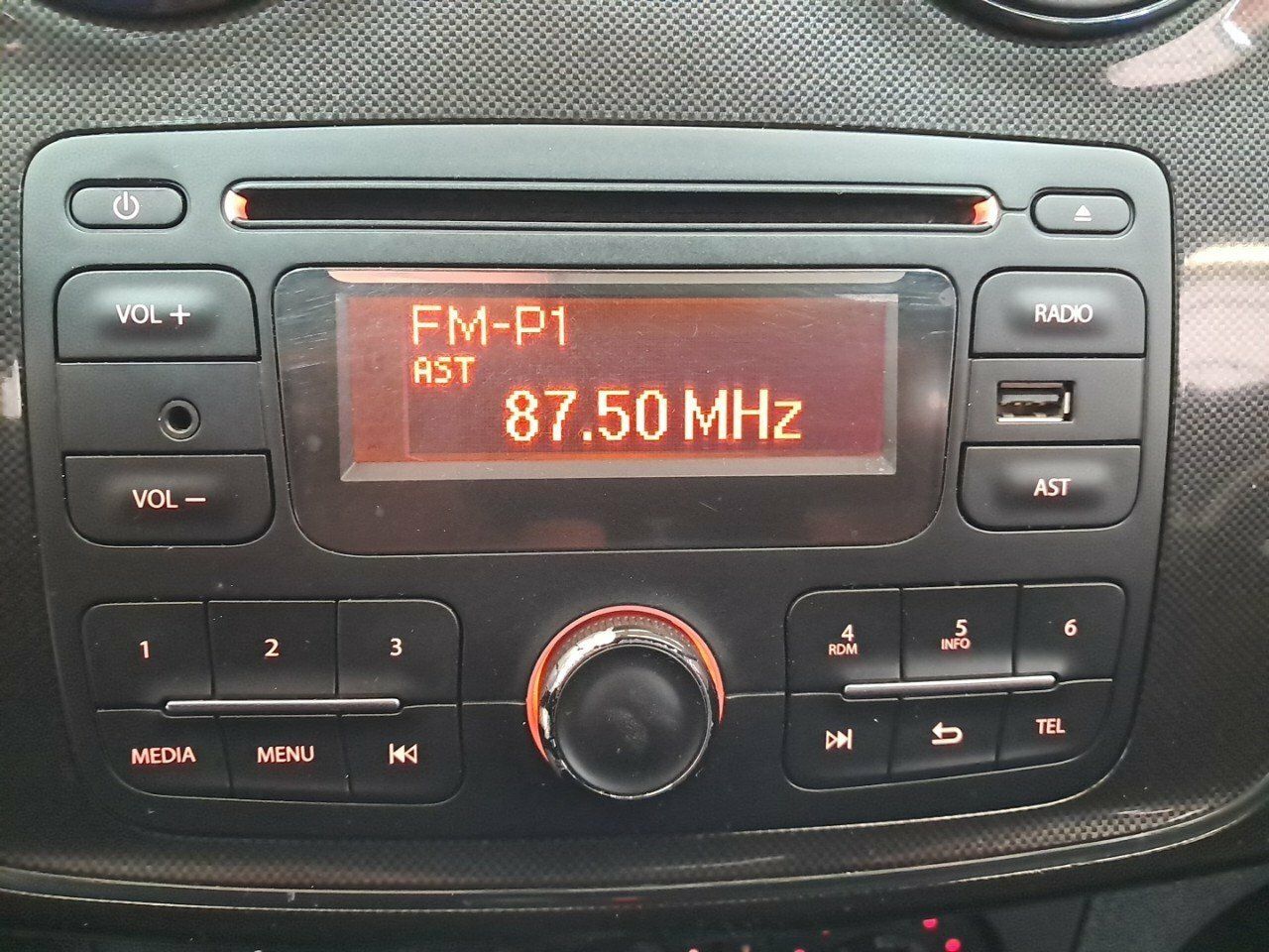 Foto Dacia Logan 16