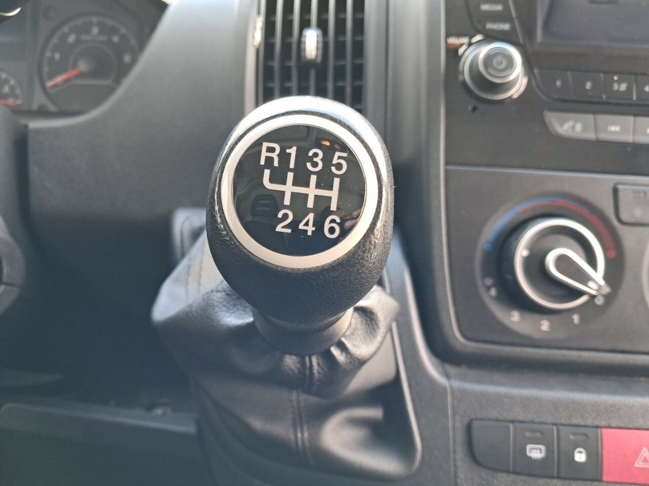 Foto Peugeot Boxer 12