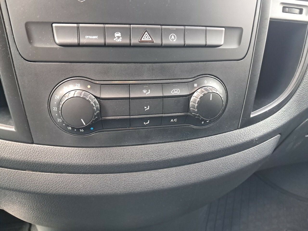 Foto Mercedes-Benz Vito 11