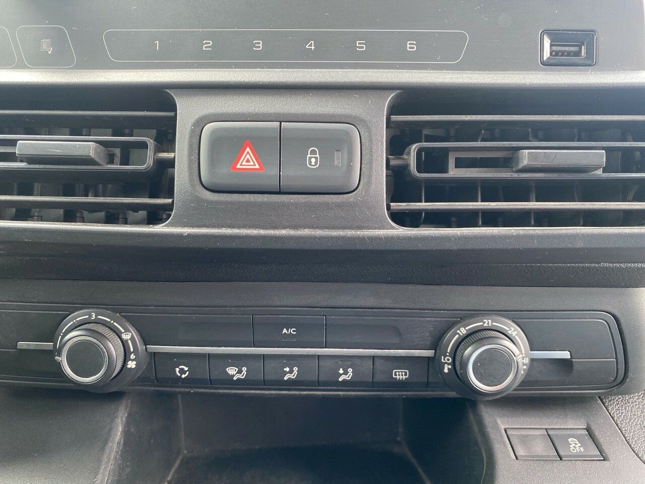 Foto Toyota Proace 11