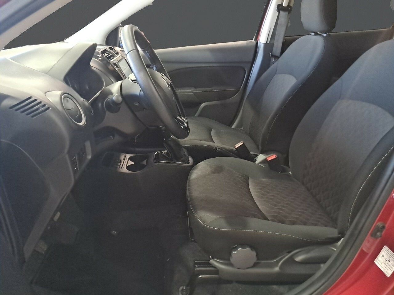 Foto Mitsubishi Space Star 6