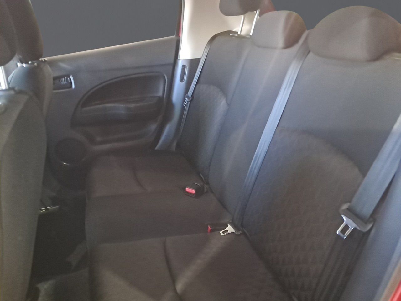 Foto Mitsubishi Space Star 10