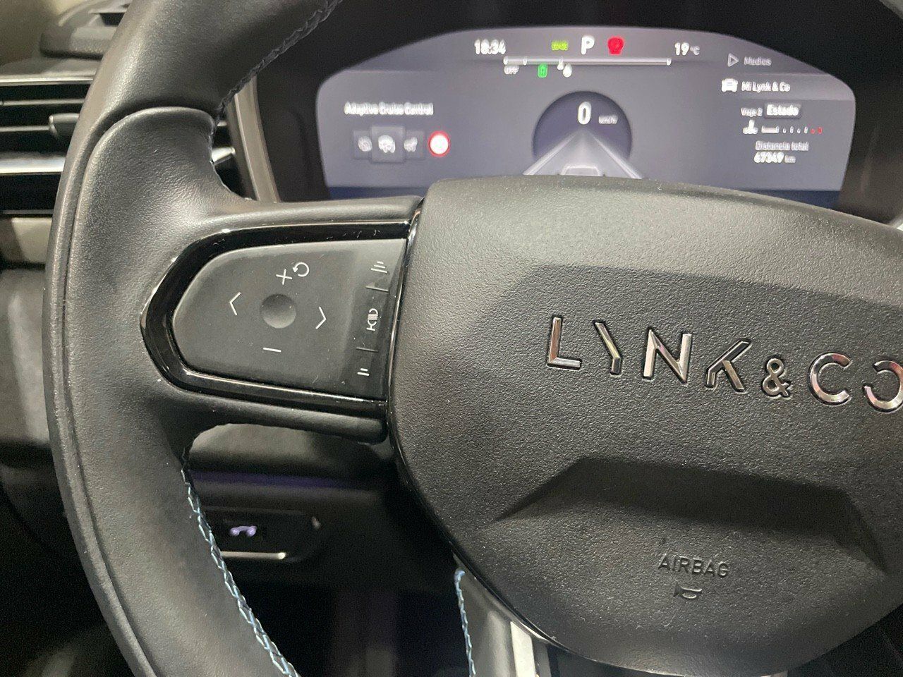 Foto LYNK&CO 01 19