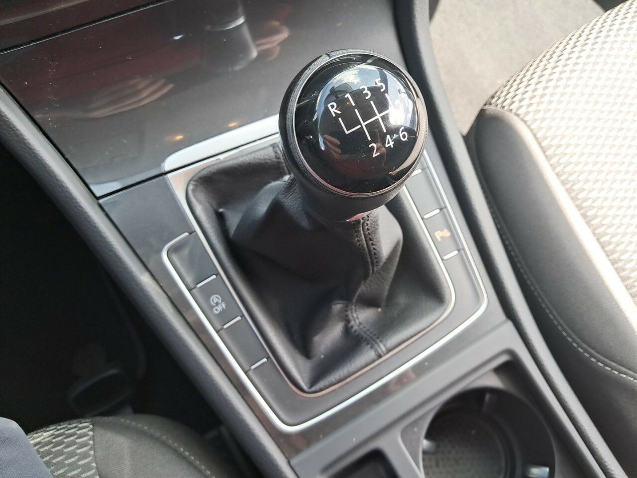 Foto Volkswagen Golf 18