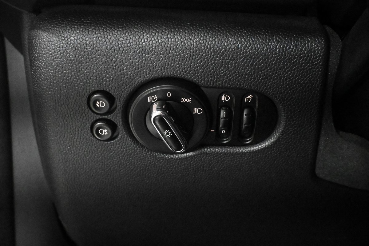 Foto Mini 3 Puertas 32