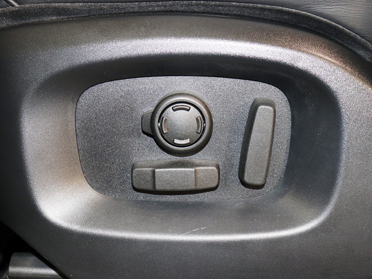 Foto Land-Rover Range Rover Sport 34