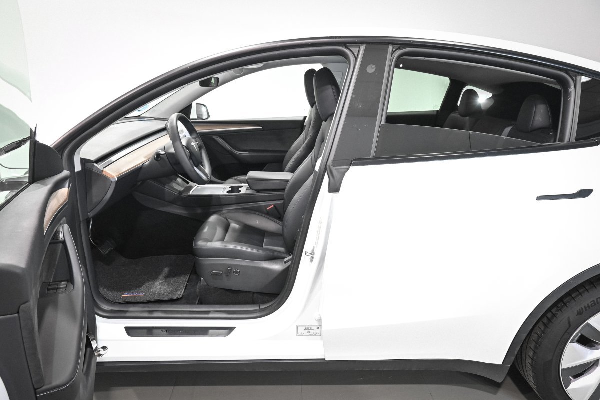 Foto Tesla Model Y 10