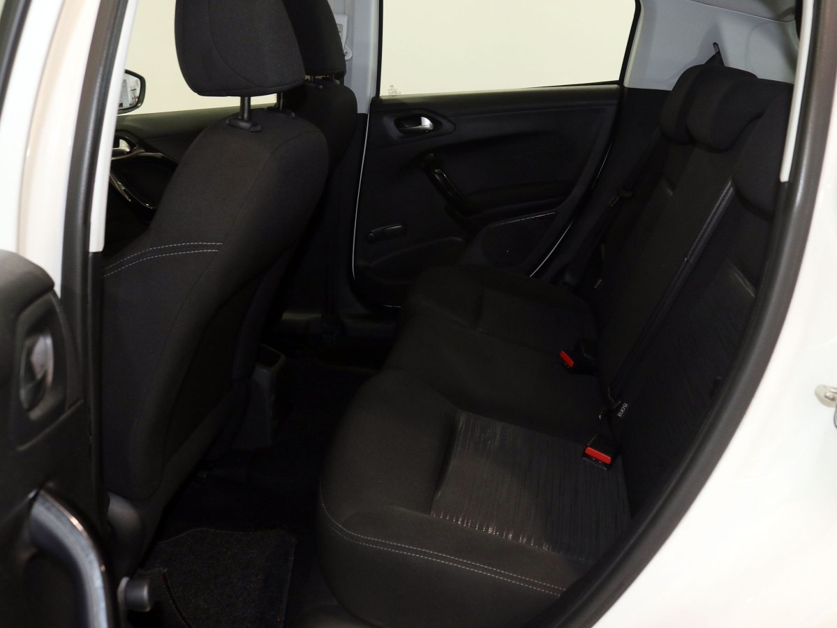 Foto Peugeot 208 3