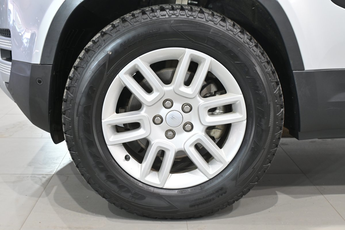 Foto Land-Rover Defender 33
