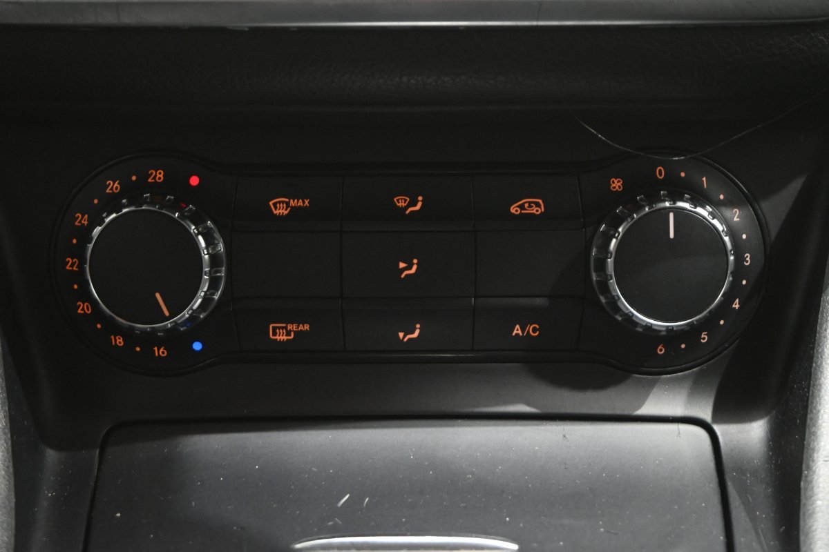 Foto Mercedes-Benz Clase CLA 16