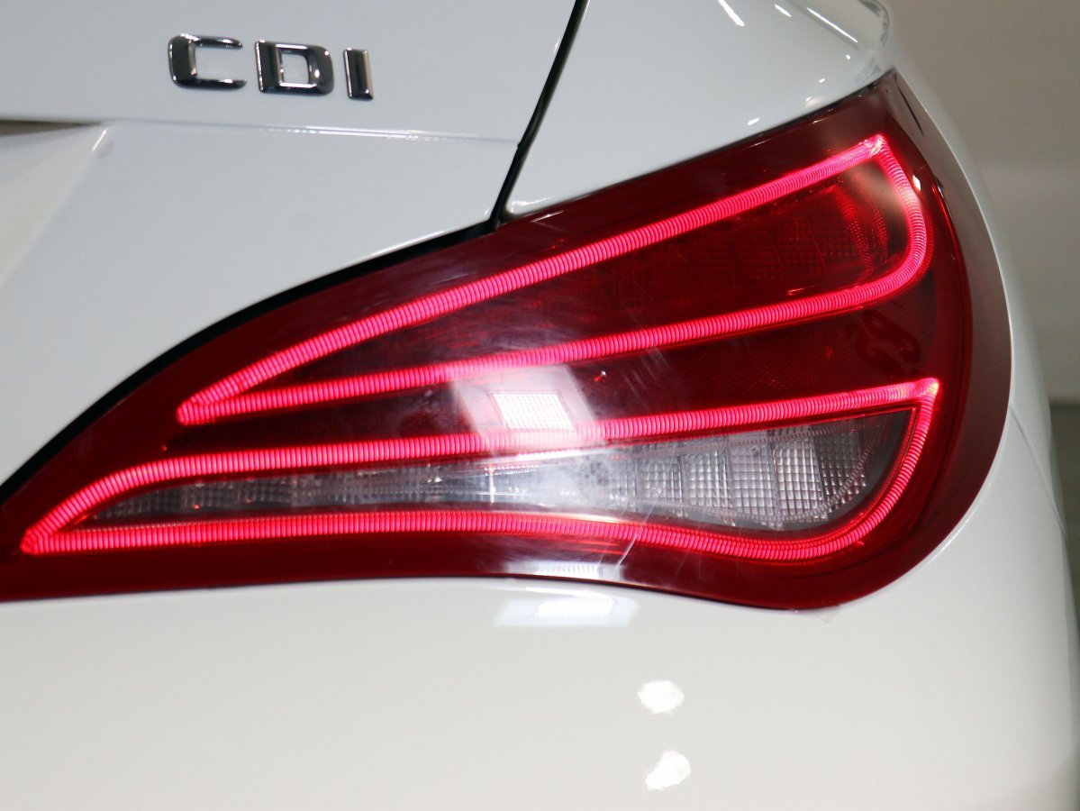 Foto Mercedes-Benz Clase CLA 10