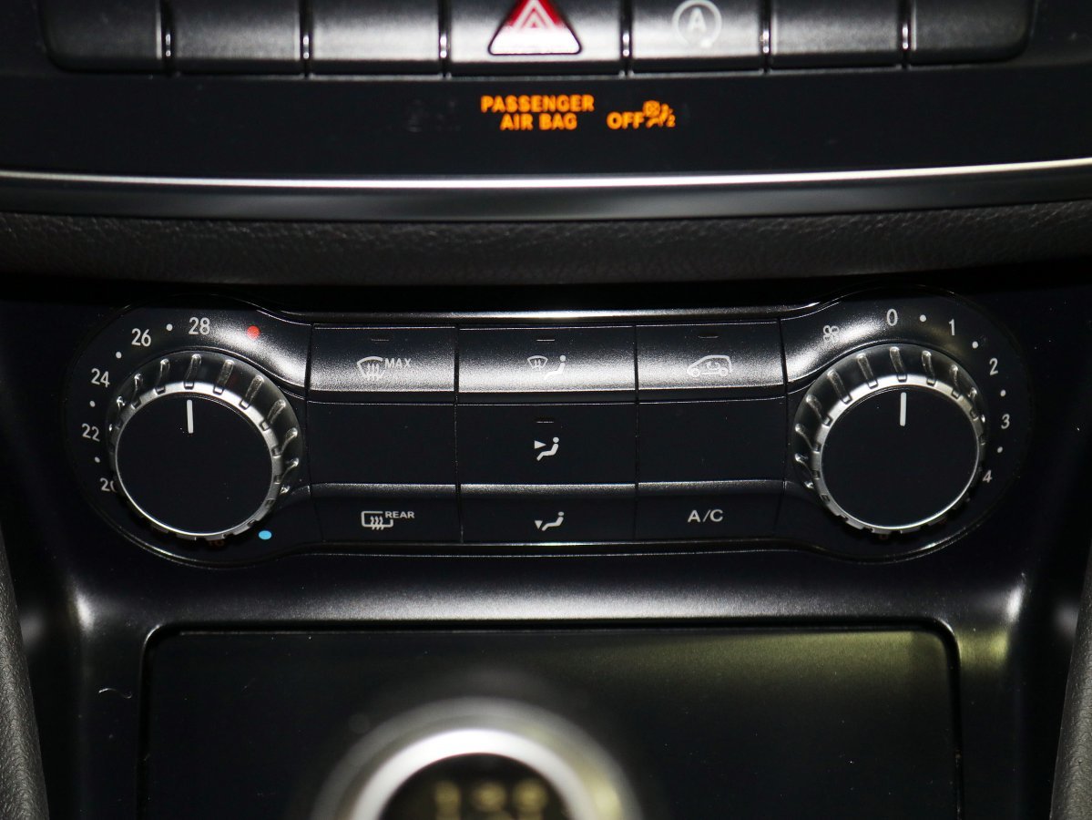 Foto Mercedes-Benz Clase CLA 24