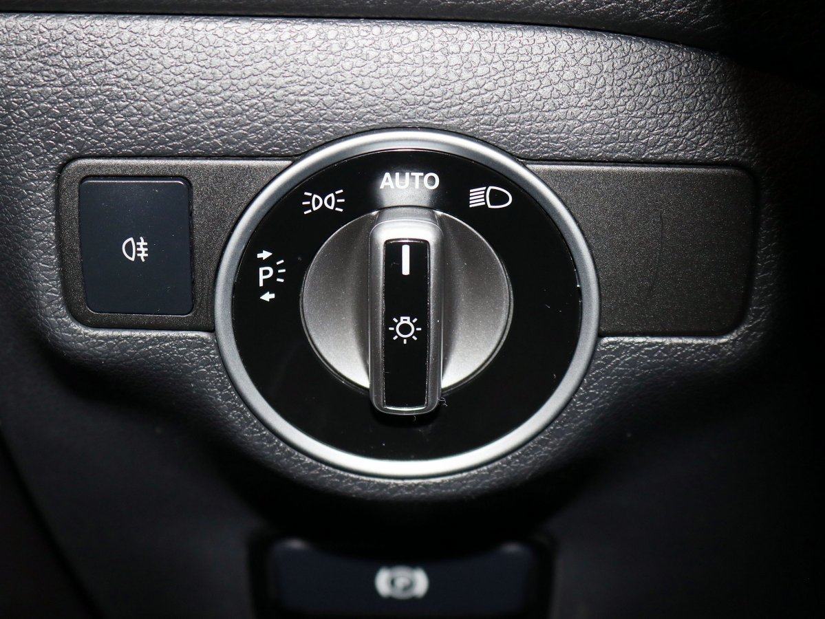 Foto Mercedes-Benz Clase CLA 28