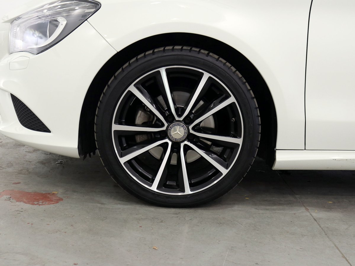 Foto Mercedes-Benz Clase CLA 33