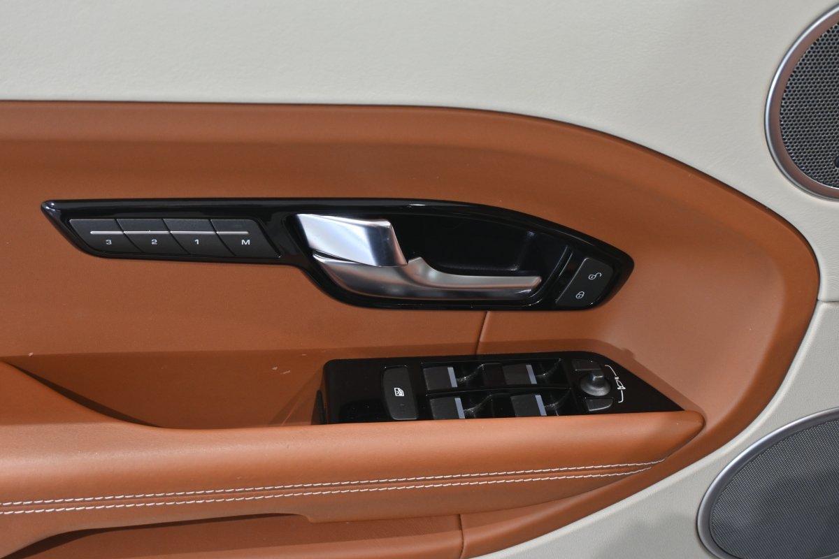 Foto Land-Rover Range Rover Evoque 32