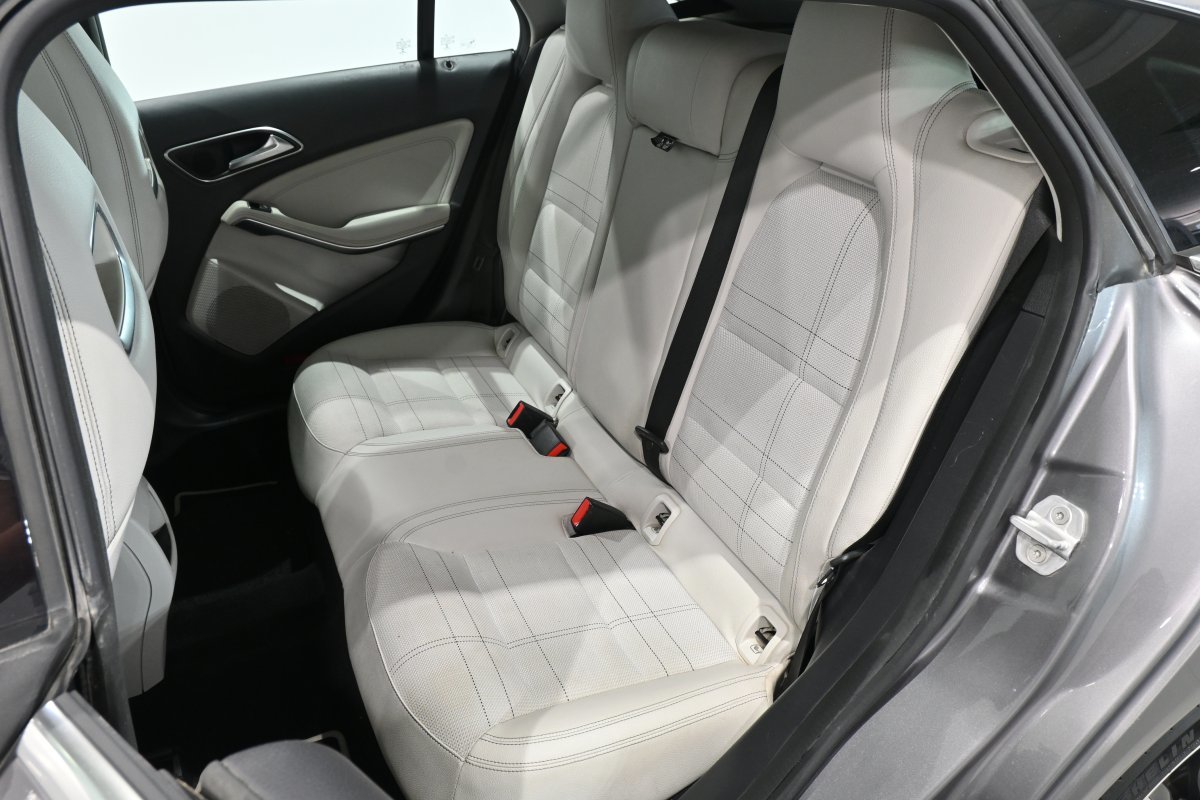 Foto Mercedes-Benz Clase CLA 11