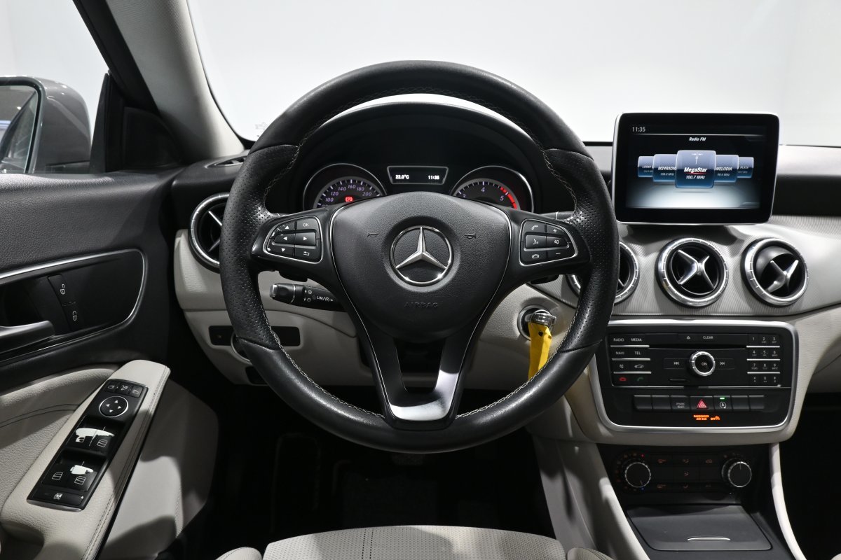 Foto Mercedes-Benz Clase CLA 18