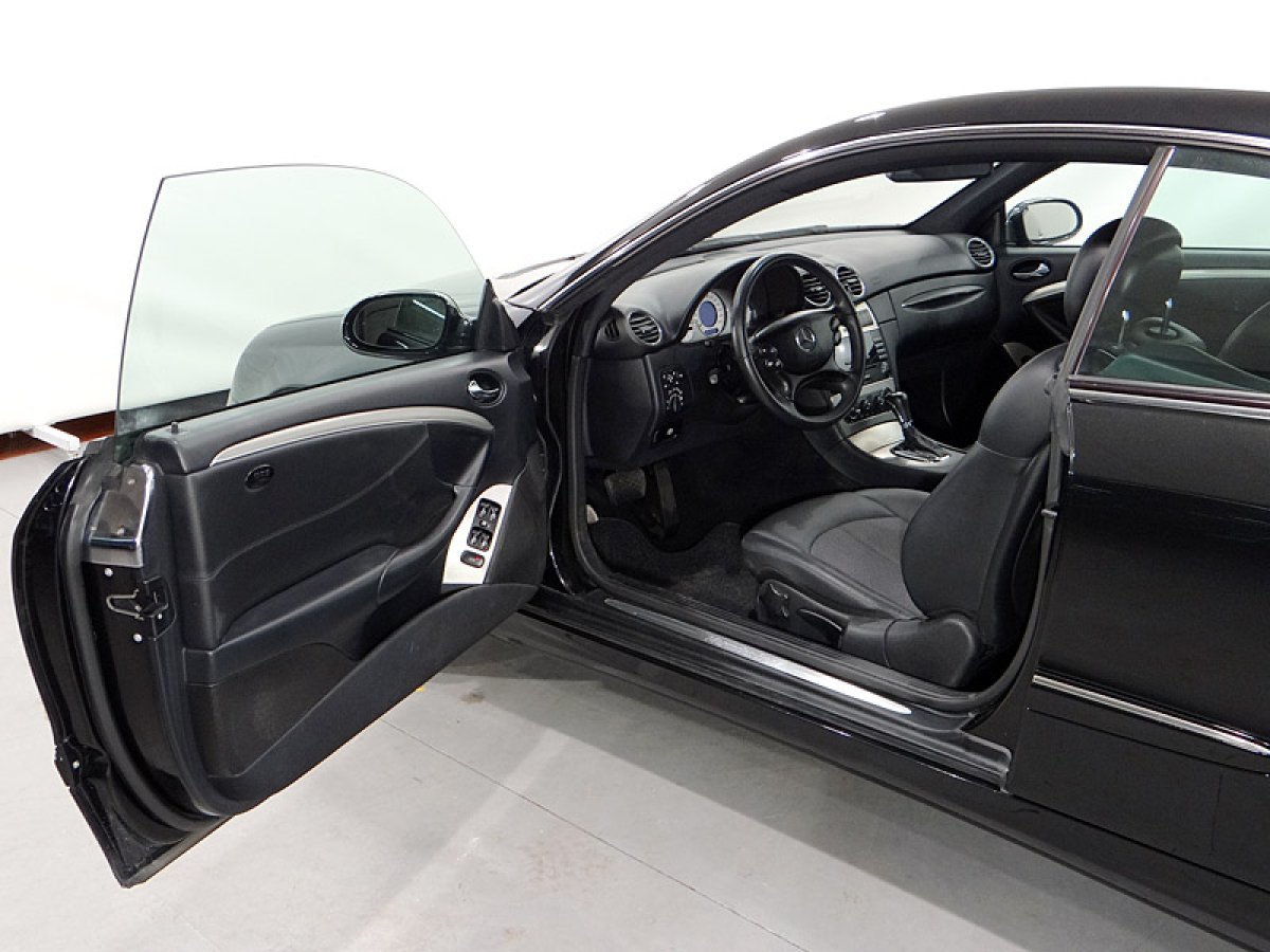 Foto Mercedes-Benz Clase CLK 21