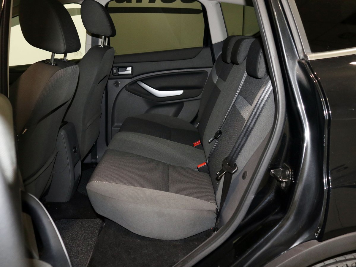 Foto Ford Kuga 12