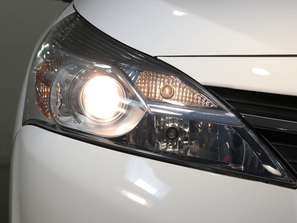 Foto Toyota Corolla Verso 10